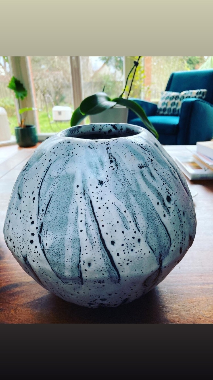 vase Sandrine sphère noire et blanche